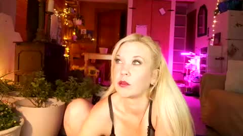 sasha_love__ online show from June 14, 2:24 am