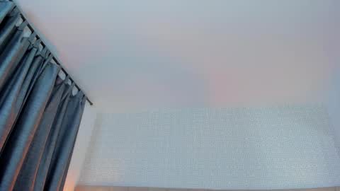 Snapshot of sasha_wolff chatting on November 18, 11:48 pm Sasha online show from November 18, 11:48 pm