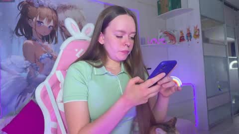 Snapshot of sashacollerx chatting on April 19, 6:32 pm Alexa online show from April 19, 6:32 pm
