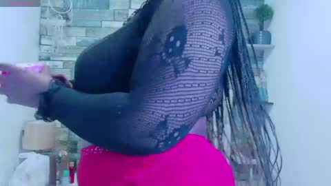 Snapshot of sashafoxy_ chatting on April 15, 2:02 pm sashafoxy_ online show from April 15, 2:02 pm