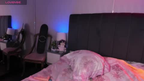 selene  online show from January 21, 12:04 am