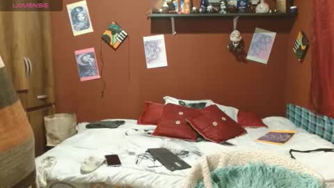 Snapshot of sasharosee2 chatting on October 15, 12:05 pm S A S H A R O S E online show from October 15, 12:05 pm