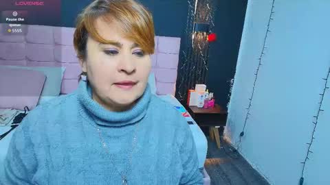 S A S H A R O S E online show from September 9, 12:37 pm