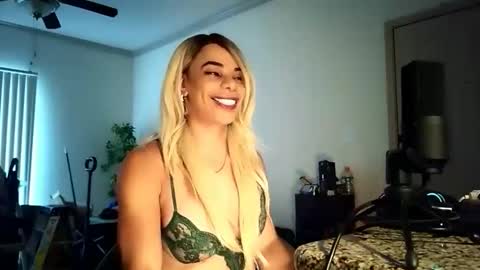 MISTRESS STROKES online show from March 6, 10:06 pm