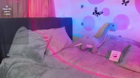 Snapshot of sashaweb chatting on February 22, 2:17 am Sasha Independent model online show from February 22, 2:17 am