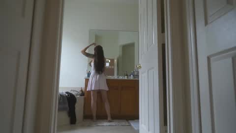 Snapshot of sashawest_official chatting on April 2, 3:09 pm sashawest_official online show from April 2, 3:09 pm