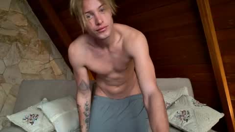 Snapshot of sashenkka chatting on May 22, 10:48 pm Sasha -- online show from May 22, 10:48 pm