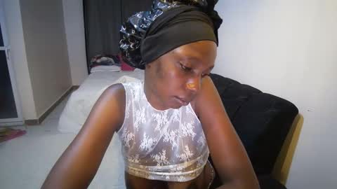 sassy_angel1 online show from February 6, 2:16 am