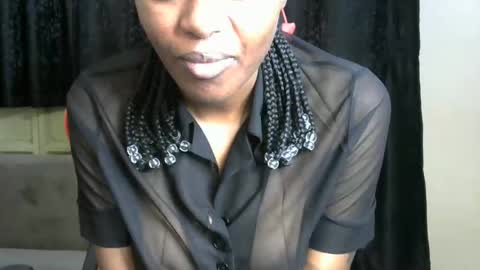 Snapshot of sassy_lyne chatting on April 22, 5:43 am sassy_lyne online show from April 22, 5:43 am