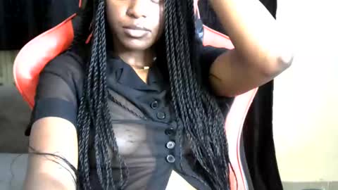 Snapshot of sassy_lyne chatting on May 11, 7:58 am sassy_lyne online show from May 11, 7:58 am