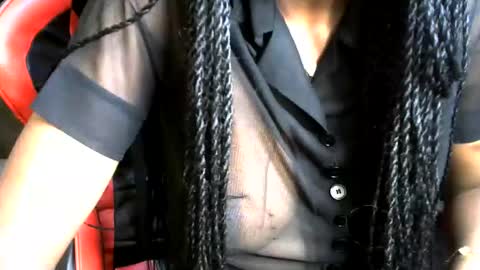 Snapshot of sassy_lyne chatting on May 16, 10:36 am sassy_lyne online show from May 16, 10:36 am
