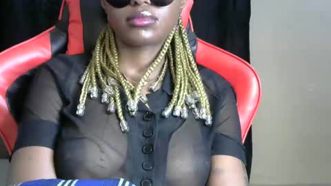 Snapshot of sassy_lyne chatting on May 31, 12:41 am sassy_lyne online show from May 31, 12:41 am