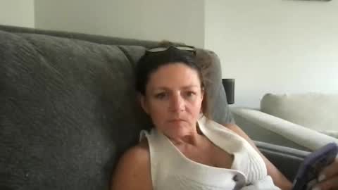 sassynsweetmilf online show from April 14, 8:48 pm