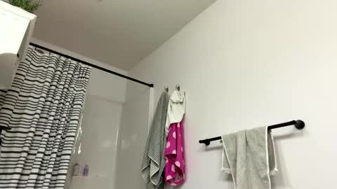 sassysquirtsmmm online show from May 19, 7:20 pm
