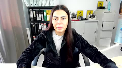 sassytiff online show from October 21, 12:17 pm