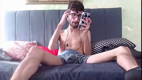Snapshot of sasuke_bigcock chatting on June 10, 1:54 pm sasuke_bigcock online show from June 10, 1:54 pm