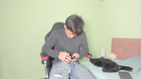 Snapshot of sasuke_uchiha12 chatting on February 23, 10:53 pm Evans Williams online show from February 23, 10:53 pm