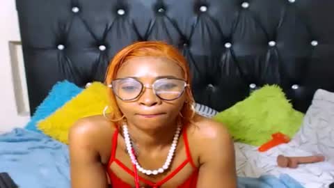 Snapshot of sasyylissaa chatting on April 16, 9:39 pm sasyylissaa online show from April 16, 9:39 pm