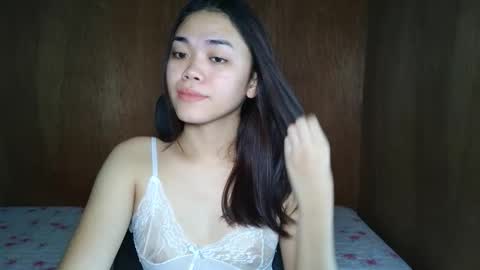 Snapshot of saszzyyumiie chatting on October 6, 2:53 am saszzyyumiie online show from October 6, 2:53 am