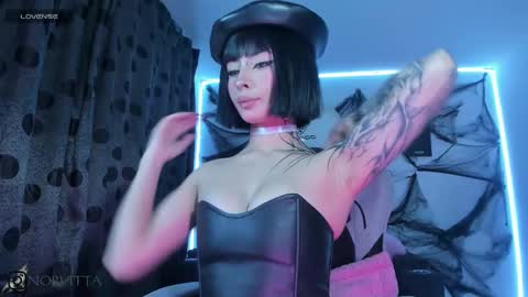    im expecting 300 thumbs up on my altar online show from October 28, 11:18 pm