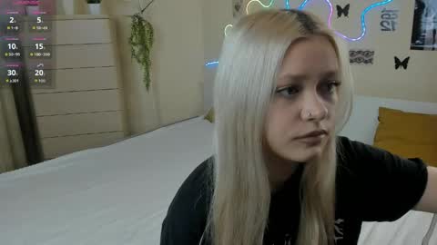 Snapshot of satinpresence chatting on May 4, 5:36 am satinpresence online show from May 4, 5:36 am