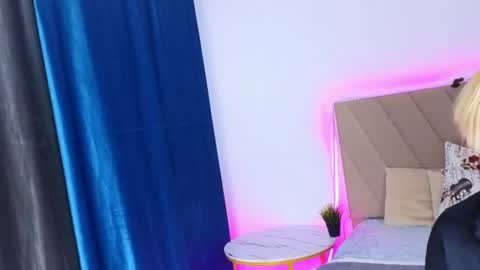 Snapshot of satisfaction_18 chatting on June 19, 9:40 pm Kati online show from June 19, 9:40 pm