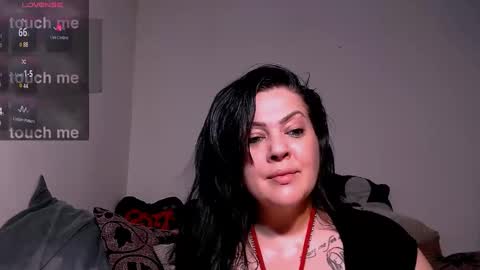 Snapshot of satisfymypussy chatting on February 4, 10:21 am Alina online show from February 4, 10:21 am
