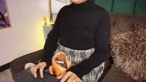 Snapshot of saturningsweets chatting on February 26, 2:16 pm Saturningsweets online show from February 26, 2:16 pm