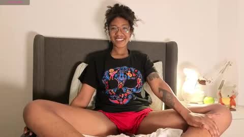 saturno_vibes online show from April 16, 1:56 pm