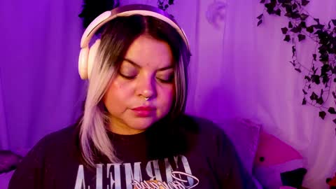 Snapshot of satyn_doll chatting on December 7, 11:12 pm Gina George online show from December 7, 11:12 pm