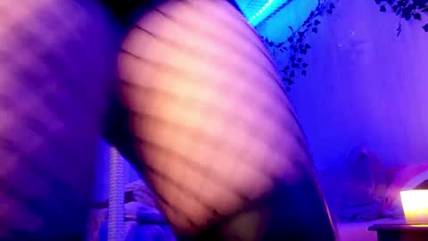 Snapshot of satyn_doll chatting on December 10, 12:28 am Gina George online show from December 10, 12:28 am