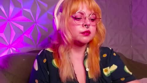 Snapshot of satyn_doll chatting on September 21, 10:22 pm Gina George online show from September 21, 10:22 pm