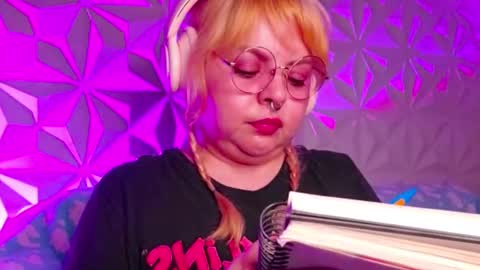 Snapshot of satyn_doll chatting on September 24, 12:47 am Gina George online show from September 24, 12:47 am