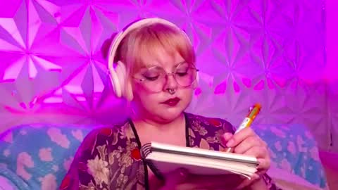 Snapshot of satyn_doll chatting on September 29, 12:38 am Gina George online show from September 29, 12:38 am