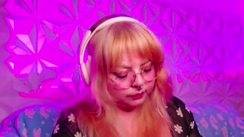 Snapshot of satyn_doll chatting on September 30, 3:00 am Gina George online show from September 30, 3:00 am