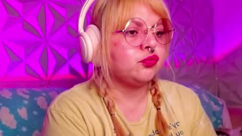 Snapshot of satyn_doll chatting on October 7, 11:57 pm Gina George online show from October 7, 11:57 pm