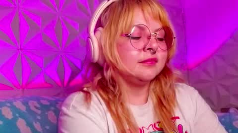 Snapshot of satyn_doll chatting on October 8, 11:57 pm Gina George online show from October 8, 11:57 pm