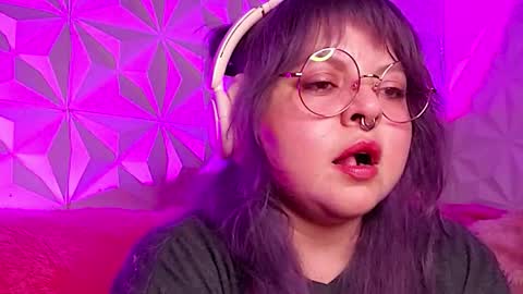 Snapshot of satyn_doll chatting on October 22, 3:18 am Gina George online show from October 22, 3:18 am