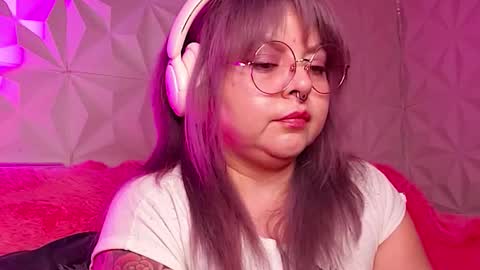 Snapshot of satyn_doll chatting on October 26, 1:33 am Gina George online show from October 26, 1:33 am