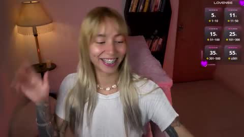 I AM JENN  online show from February 1, 11:14 pm