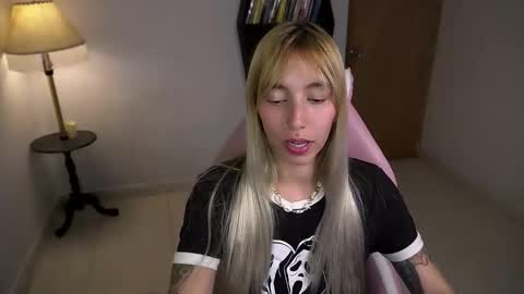 I AM JENN  online show from March 6, 3:25 am