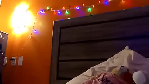 SnowBunny online show from February 6, 12:00 am