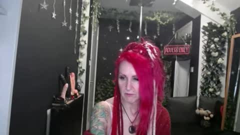 Snapshot of saucysky chatting on February 14, 11:51 am SaucySky online show from February 14, 11:51 am