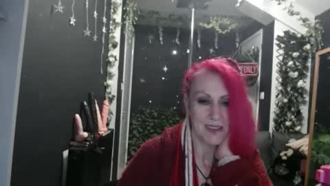 Snapshot of saucysky chatting on March 1, 9:00 am SaucySky online show from March 1, 9:00 am