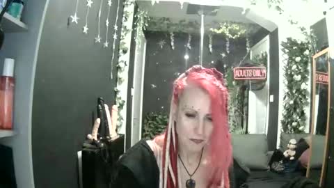 SaucySky online show from April 13, 9:31 pm