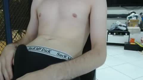 Snapshot of sausageroll420 chatting on February 5, 9:15 am sausageroll420 online show from February 5, 9:15 am