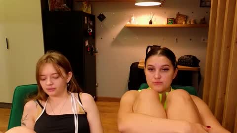 Snapshot of sav_anna chatting on October 4, 1:31 pm LUNA and ANNA    online show from October 4, 1:31 pm