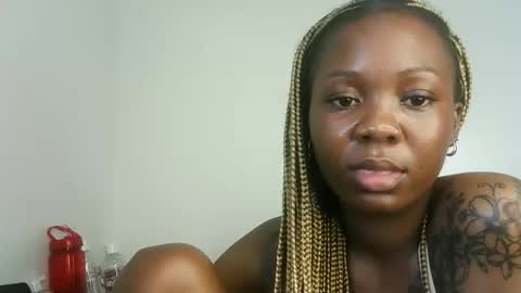 savage_and_sweet online show from May 27, 2:03 pm