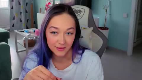 Ariel online show from February 25, 3:05 am