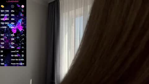 savagesigh online show from April 17, 12:30 pm